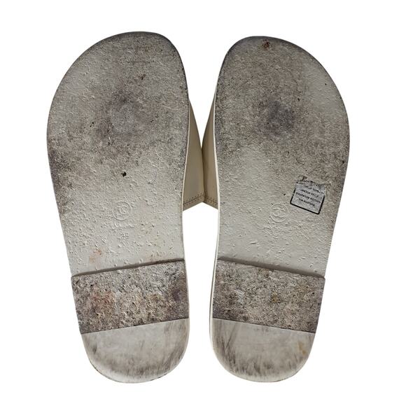 Chanel 2022 Lambskin Cream Slides Size 9 - Picture 6 of 6